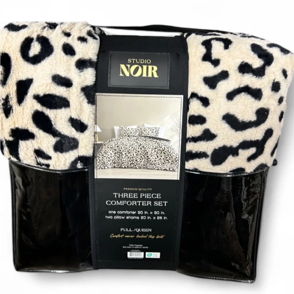 Studio Nior Ivory and Black Ultra Soft Faux Fur Print Queen Comforter Set 90”x90